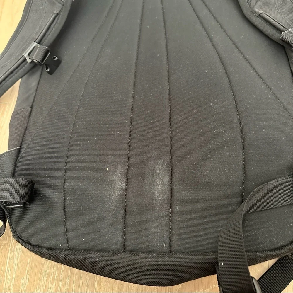North Face Vault Black Backpack School Hiking Outdoors Travel Pockets Laptop